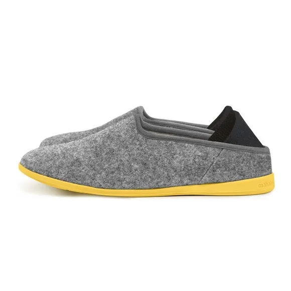 NWT Mahabis Classic Slippers