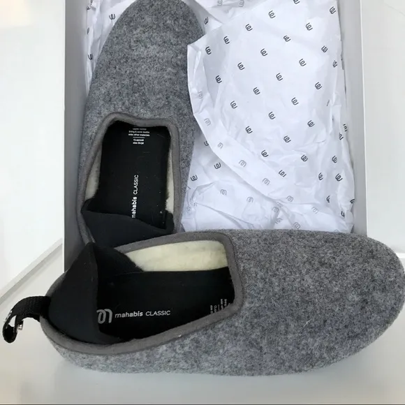NWT Mahabis Classic Slippers