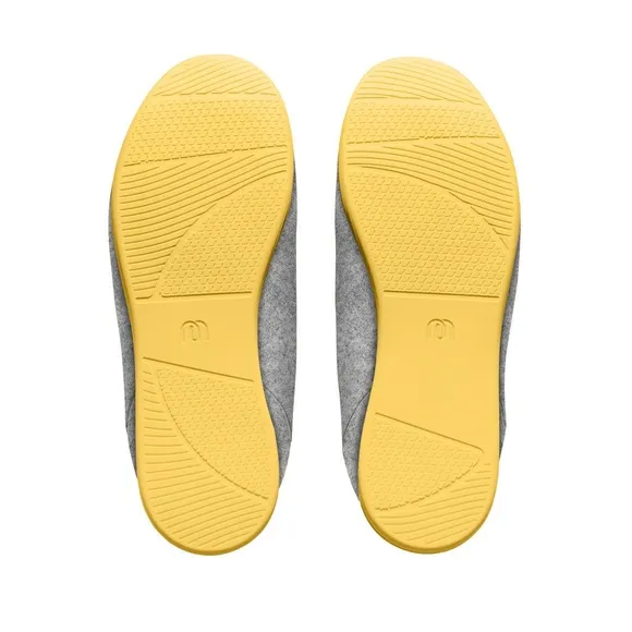 NWT Mahabis Classic Slippers