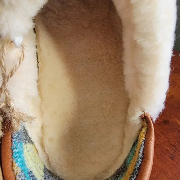 NWT Sanuk Cozy Vibe Low Southwest Women's Indoor Outdoor Slippers Size 9