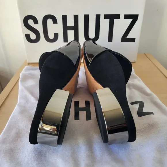 NWT - SCHUTZ Women’s Black Patent Suede Slide On Block Heel Mule (Size: 6½ B)
