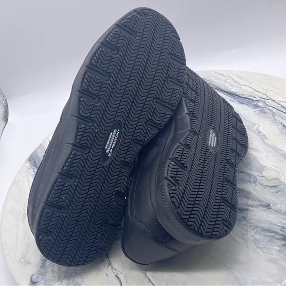 NWT Skechers 77071 W  Memory Foam SlipOn Resistant Black Work Shoes Size 9