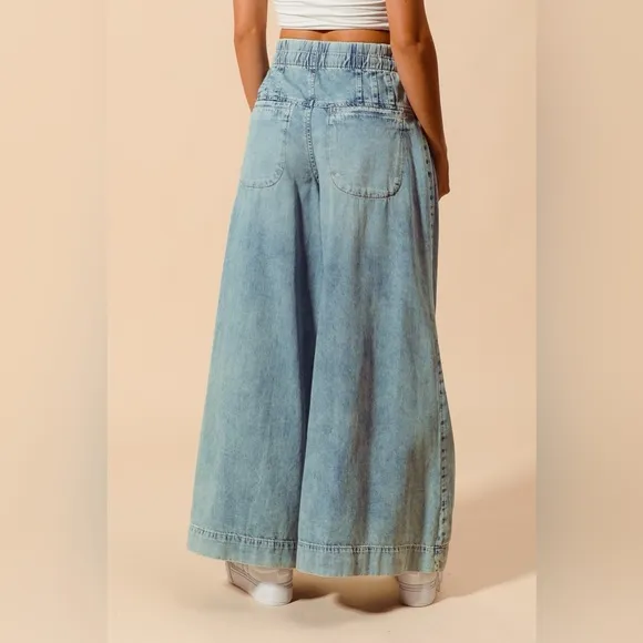 NWT So Me Wide Leg Drawstring Smocked Button Fly Waist Yoked Pleated Denim Jeans