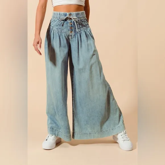 NWT So Me Wide Leg Drawstring Smocked Button Fly Waist Yoked Pleated Denim Jeans
