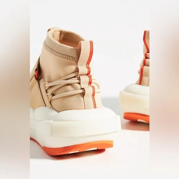 NWT SOREL Explorer Defy Mid Sneakers