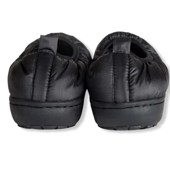 NWT SUBU Indoor/Outdoor Packable Unisex Slippers M