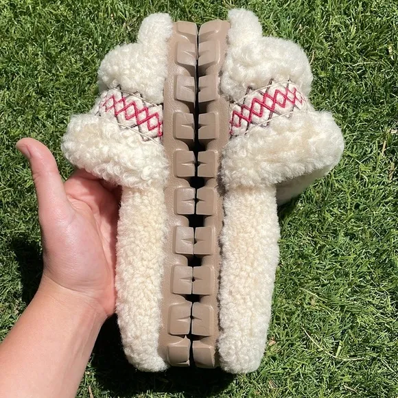 NWT UGG Cozetta Braid Slippers!
