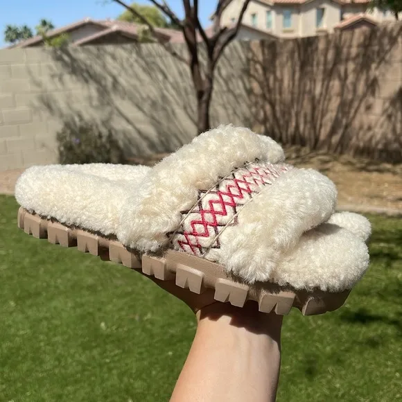 NWT UGG Cozetta Braid Slippers!