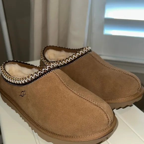 NWT- UGG Tasman II Slippers