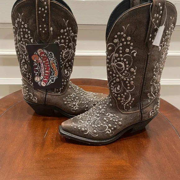 NWT Women’s Embellished Brown Western Boots Size 6 Mid Calf,  Poron Tech…
