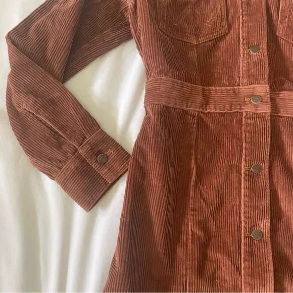 NWT Wrangler Slim-Fit Western Corduroy Dress in Pony Brown Size S