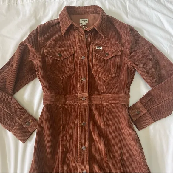 NWT Wrangler Slim-Fit Western Corduroy Dress in Pony Brown Size S