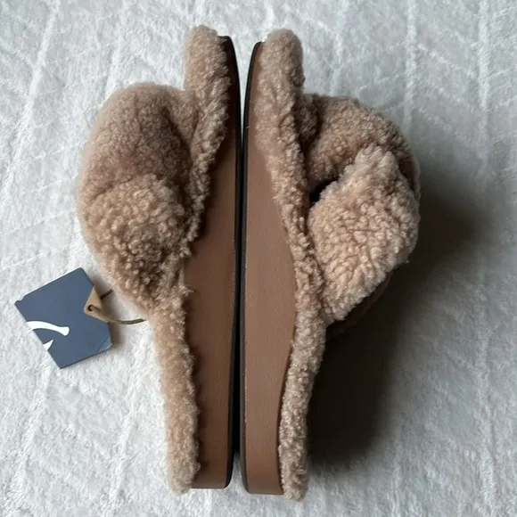 OluKai Hila Heu Genuine Shearling Slippers
