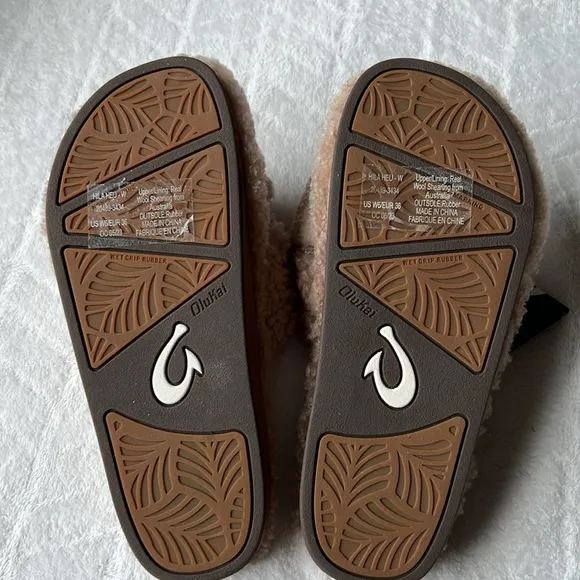 OluKai Hila Heu Genuine Shearling Slippers