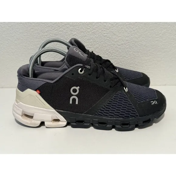 On Cloudflyer Mens Running Shoes Sneakers Sz 7.5 Black Gray Sneakers Gym Casual