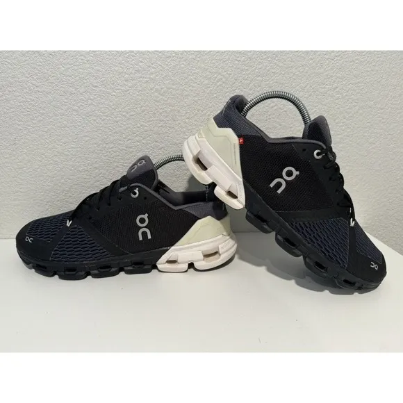On Cloudflyer Mens Running Shoes Sneakers Sz 7.5 Black Gray Sneakers Gym Casual