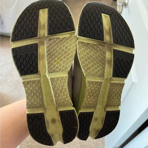 On Cloudgo Gym Running Shoe Sneakers size 10