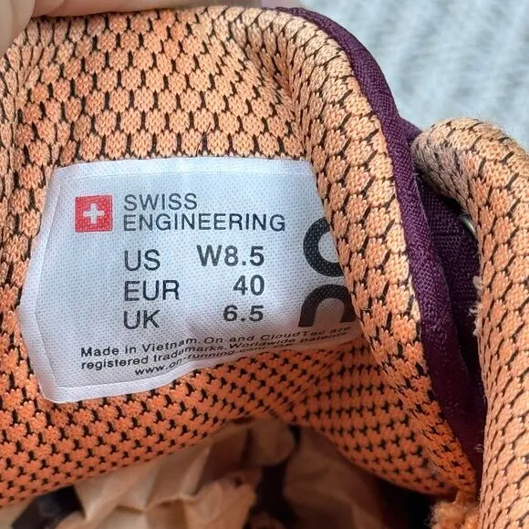 On Cloudventure Mulberry Salmon Athletic Shoes Women's Size 8.5