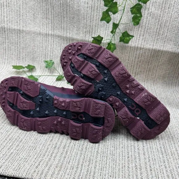 On Cloudventure Mulberry Salmon Athletic Shoes Women's Size 8.5