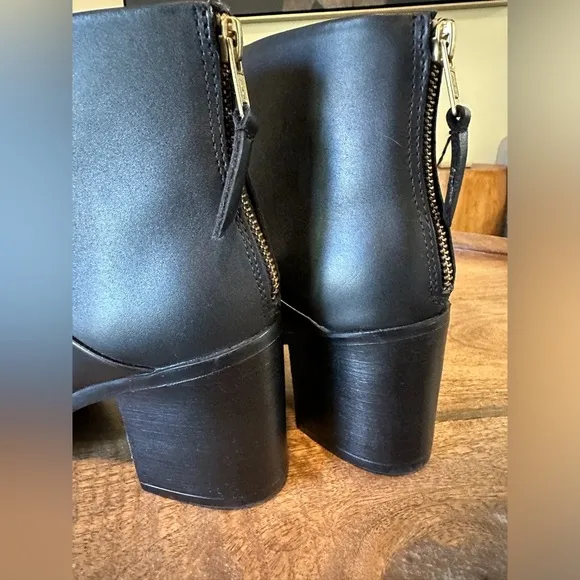 Only tried on!! Nisolo Womens Dari Boot Black Leather Size 7.5 M