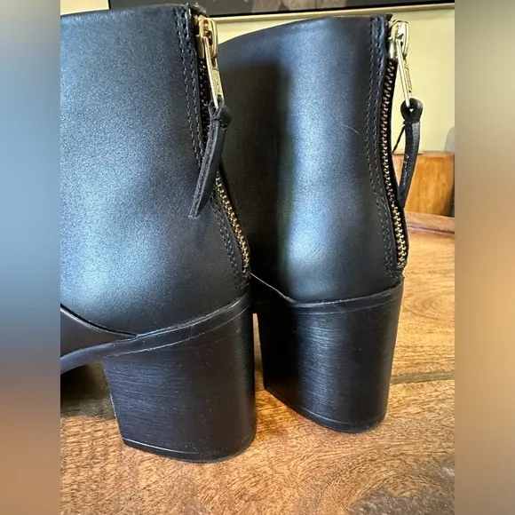 Only tried on!! Nisolo Womens Dari Boot Black Leather Size 7.5 M