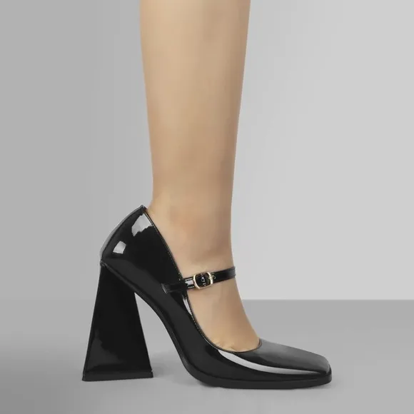Onlymaker Ankle Strap Square Closed Square Toe Chunky Heel Mary Jane Pumps, NWT