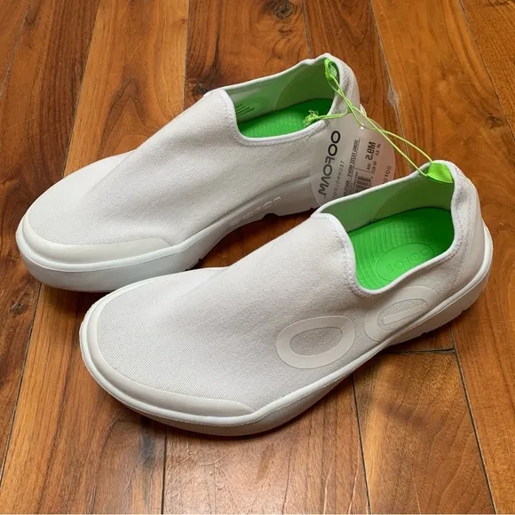 OOFOS OOmg Eezee Men’s White Slip On Shoes 9.5