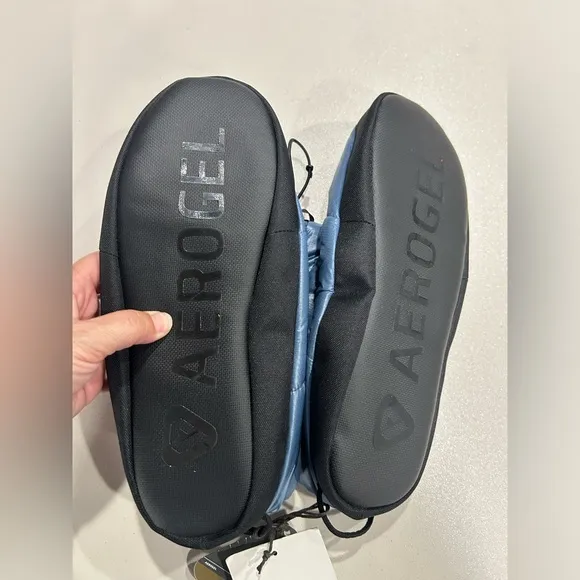 Outdoor Research Women's 10-11 Tundra Aerogel Booties NWT Blue Camp Slippers