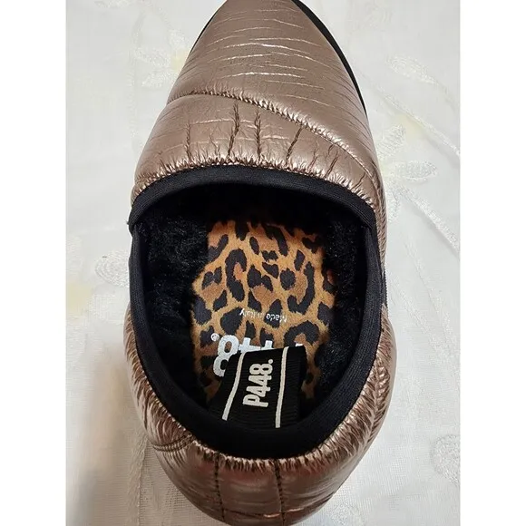 P448 WOMENS 40 SZ 9 GOLD SLIP ON LABY SNEAKER SLIPPER CHEETAH SHIMMER COMFY CUTE