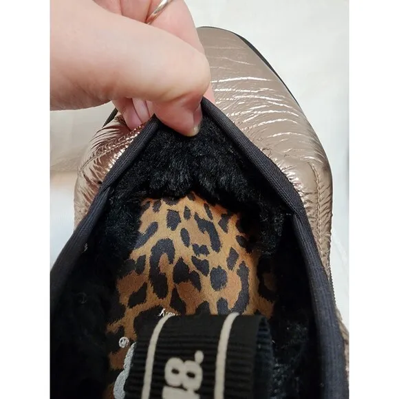P448 WOMENS 40 SZ 9 GOLD SLIP ON LABY SNEAKER SLIPPER CHEETAH SHIMMER COMFY CUTE
