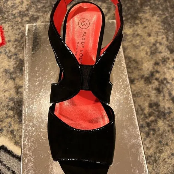 Pas De Rouge “Chanta” Black Suede with patent piping