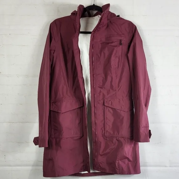 Patagonia Hooded Torrentshell City Lightweight Waterproof Coat in Burgundy XS
