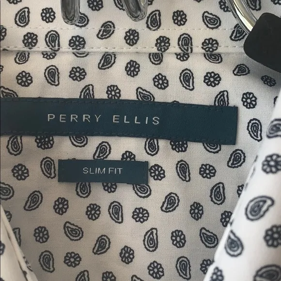 Perry Ellis Mens Slim Fit Dress shirt