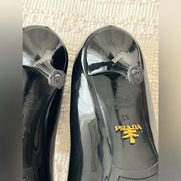 Prada Black Patent Leather Heels with Bow Detail size 39