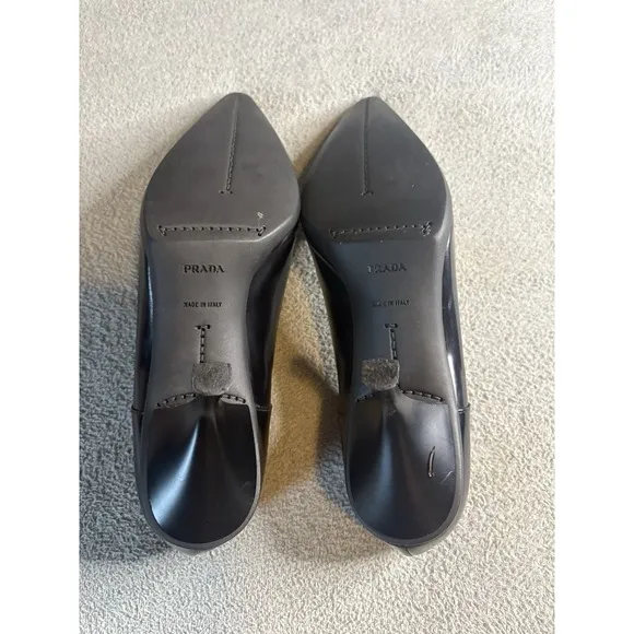 PRADA -  Vintage Black Patent Leather Kitten Pumps EUR Size 37 US6.5