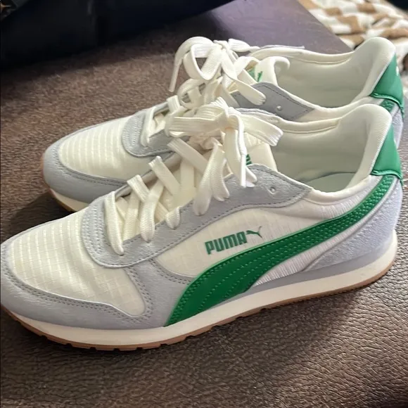 Puma White and Green Sneakers