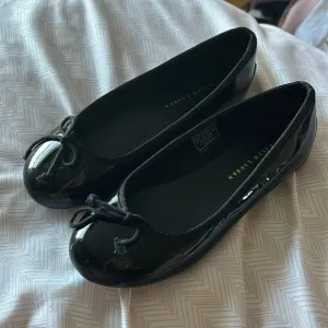 Ralph Lauren Black Patent Leather Ballet Shoes - 12
