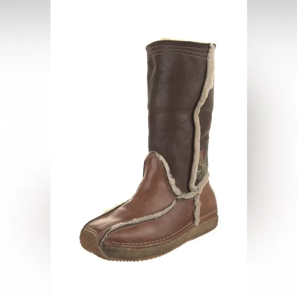 Rare Fendi squirrel 🐿 shearling &amp; leather mid-calf boots size 36