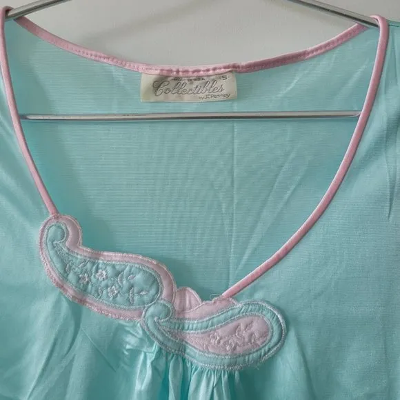 RARE Vintage Nightgown Robe Slippers Set Excellent Condition NOS