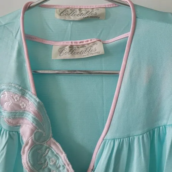RARE Vintage Nightgown Robe Slippers Set Excellent Condition NOS