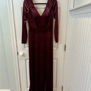 Red Long Sleeve Dress with Plunging V-neckline and Slim Fit