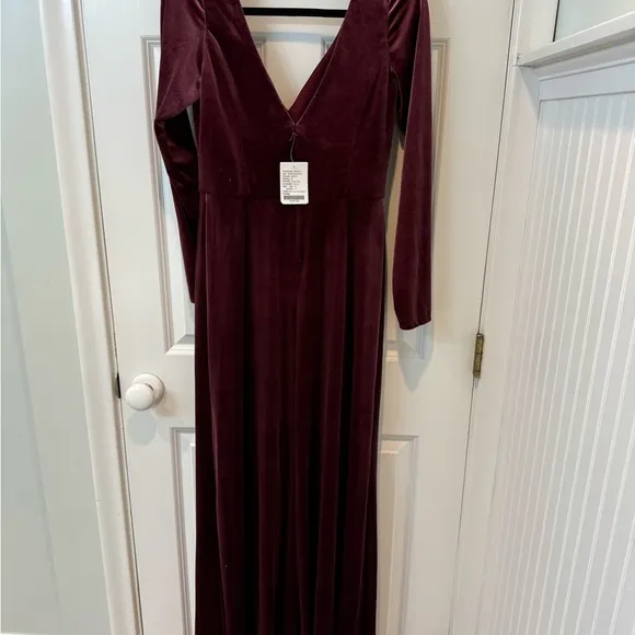 Red Long Sleeve Dress with Plunging V-neckline and Slim Fit