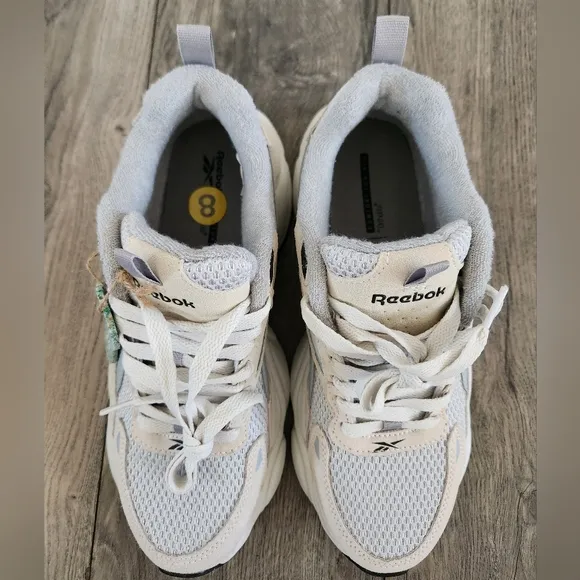 Reebok Men's Cream and Gray Chunky Sneakers