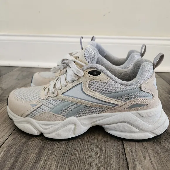 Reebok Men's Cream and Gray Chunky Sneakers
