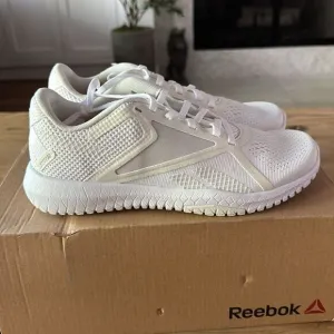 Reebok women's Flexagon Force 2.0 Cross Trainer white size 7.5 NEW in box