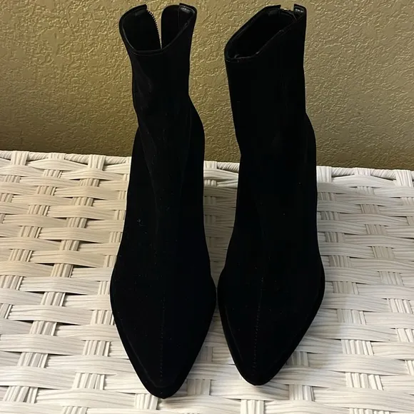 REIKE NEN SEOUL Sz 38 Velvet Ring Slim Boots Black Pointed Mid Heel Short Ankle