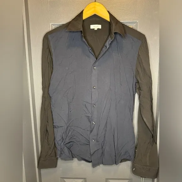 Reiss men’s dress shirt size small blue front with black sleeves and back​