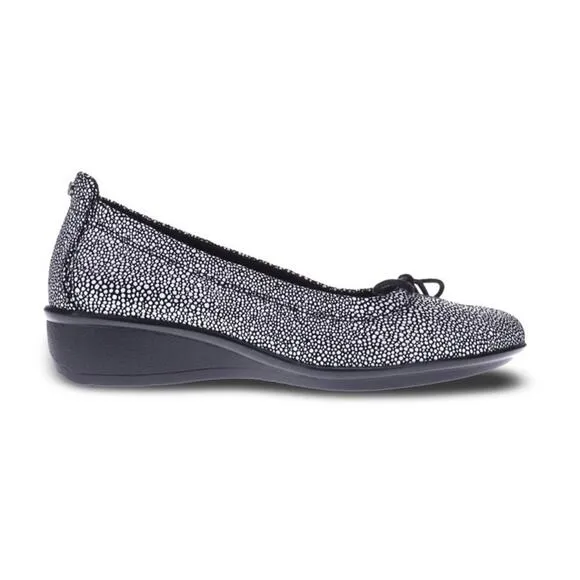 REVERE Australian High Quality Leather Ballet Demi Wedge Shoe  Size 11  NWOT