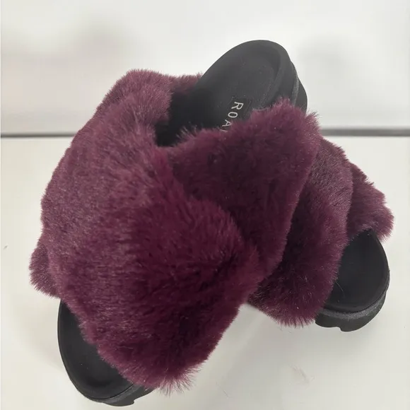 Roam Plush Burgundy Fuzzy Criss Cross Women's Slides 37