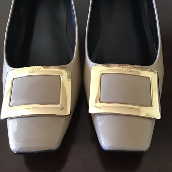 Roger Vivier Bell Vivier shoes patent leather beige Sz 40 US 9